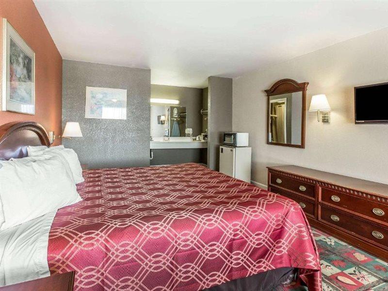 Econo Lodge Thomaston Kültér fotó