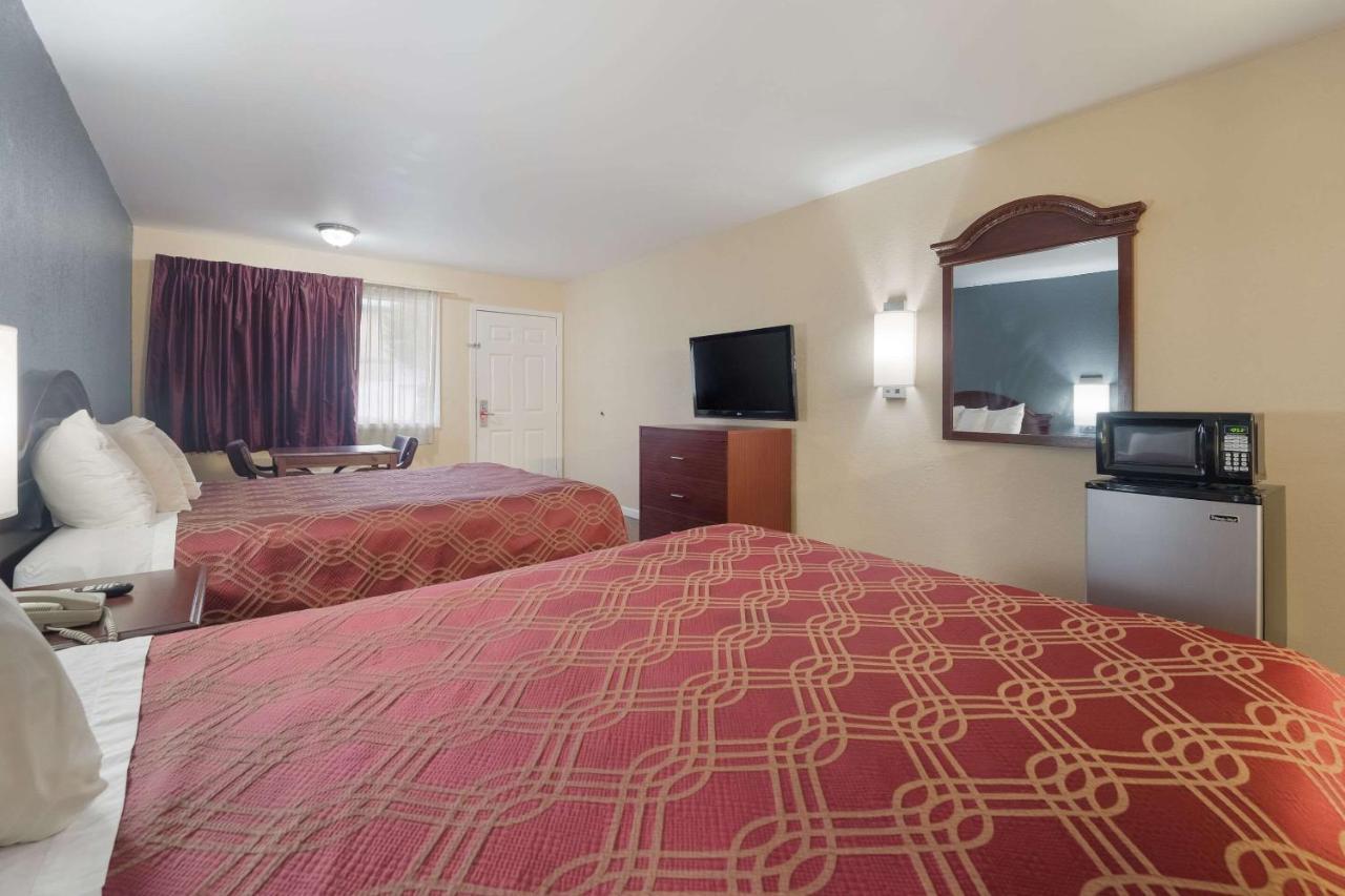 Econo Lodge Thomaston Kültér fotó