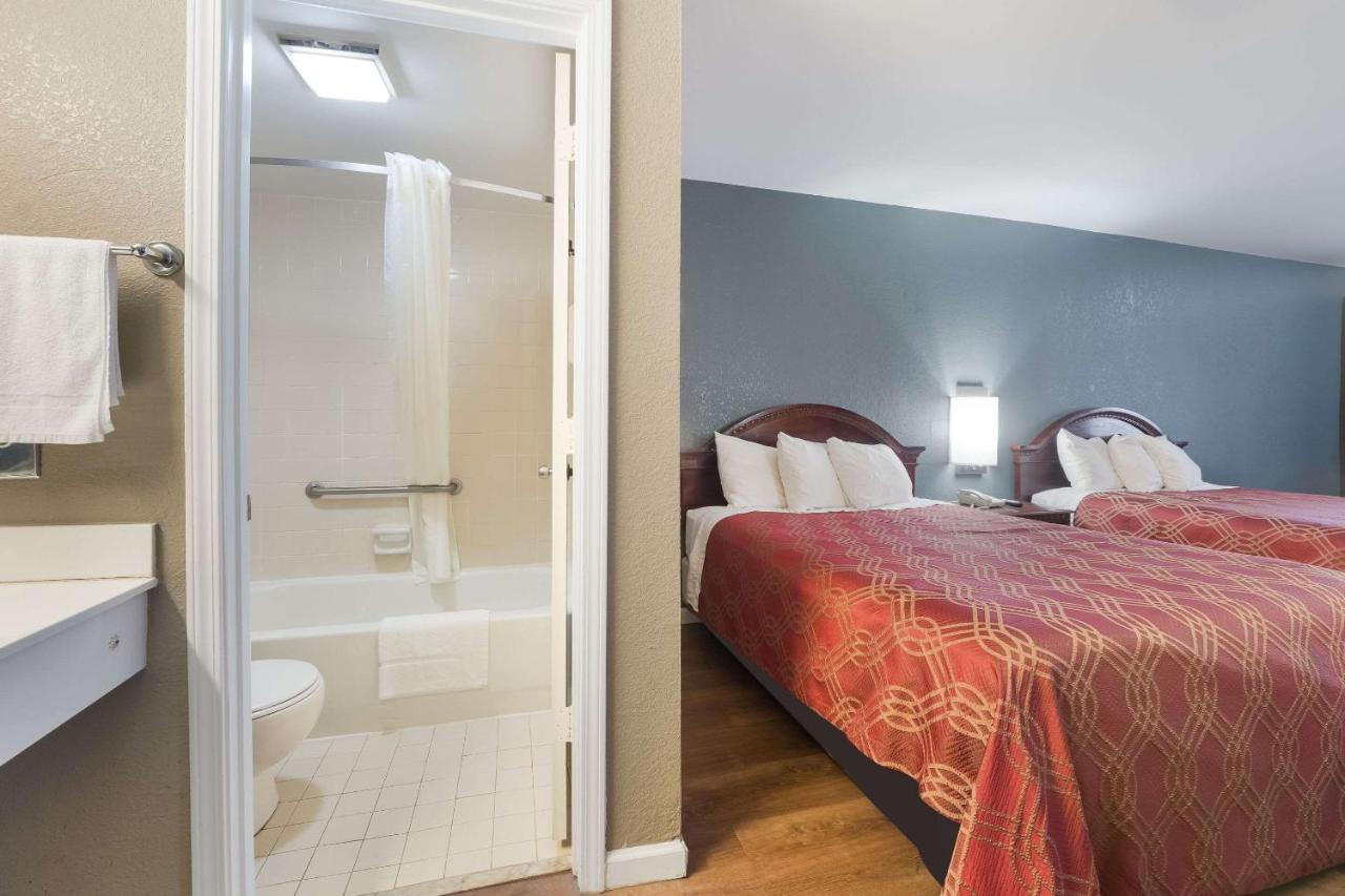 Econo Lodge Thomaston Kültér fotó